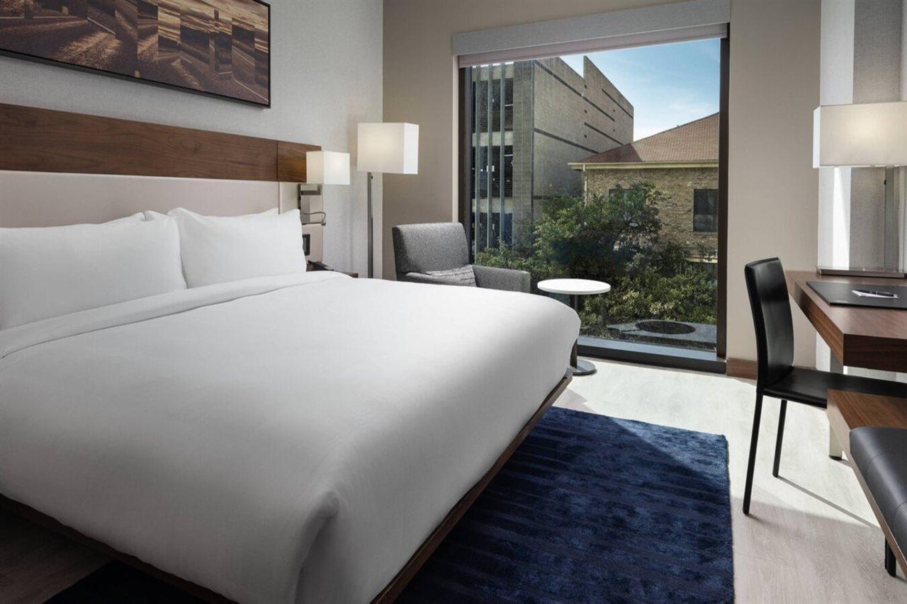 Ac Hotel By Marriott Austin-University Exterior photo